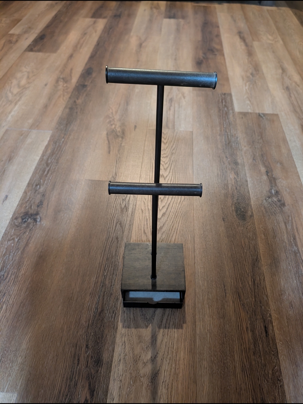 Black Metal Double T-Bar Jewelry Stand by